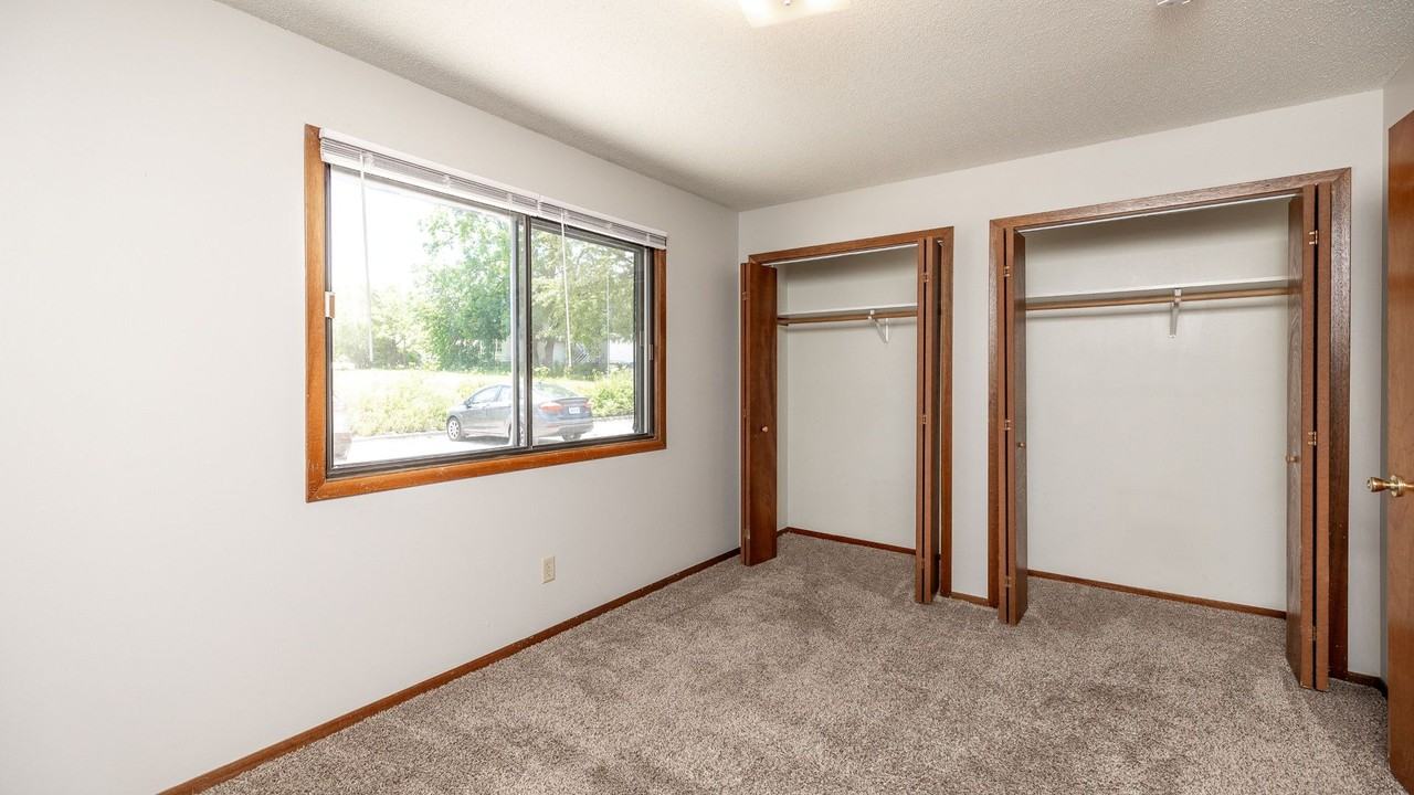 Residences on College Hill - Photo 4 of 21