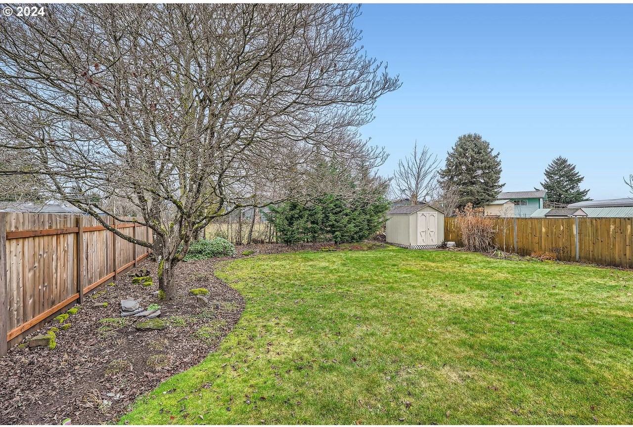 7611 Ne 154th Ave - Photo 2 of 18