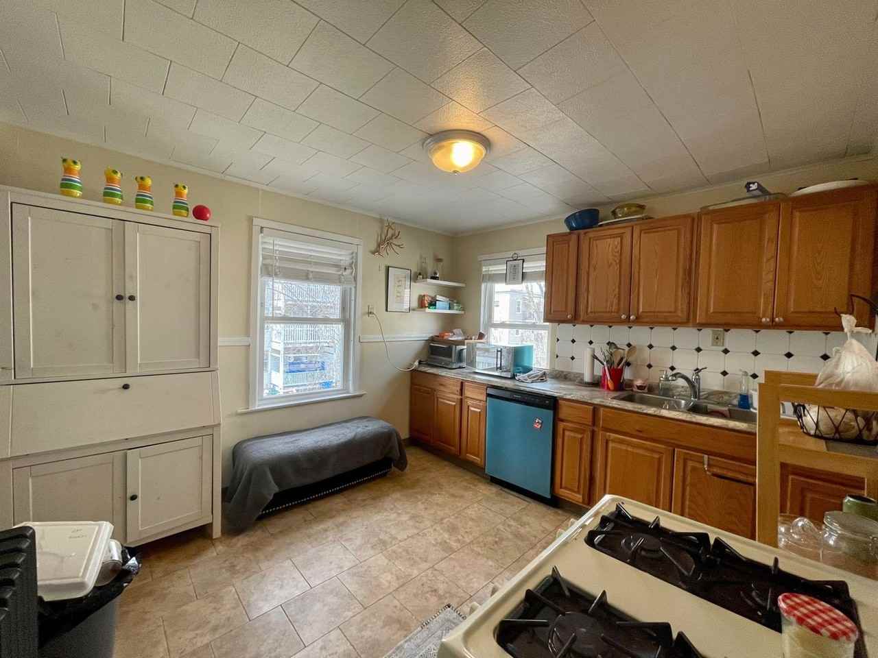 60 Brock St - Photo 6 of 8