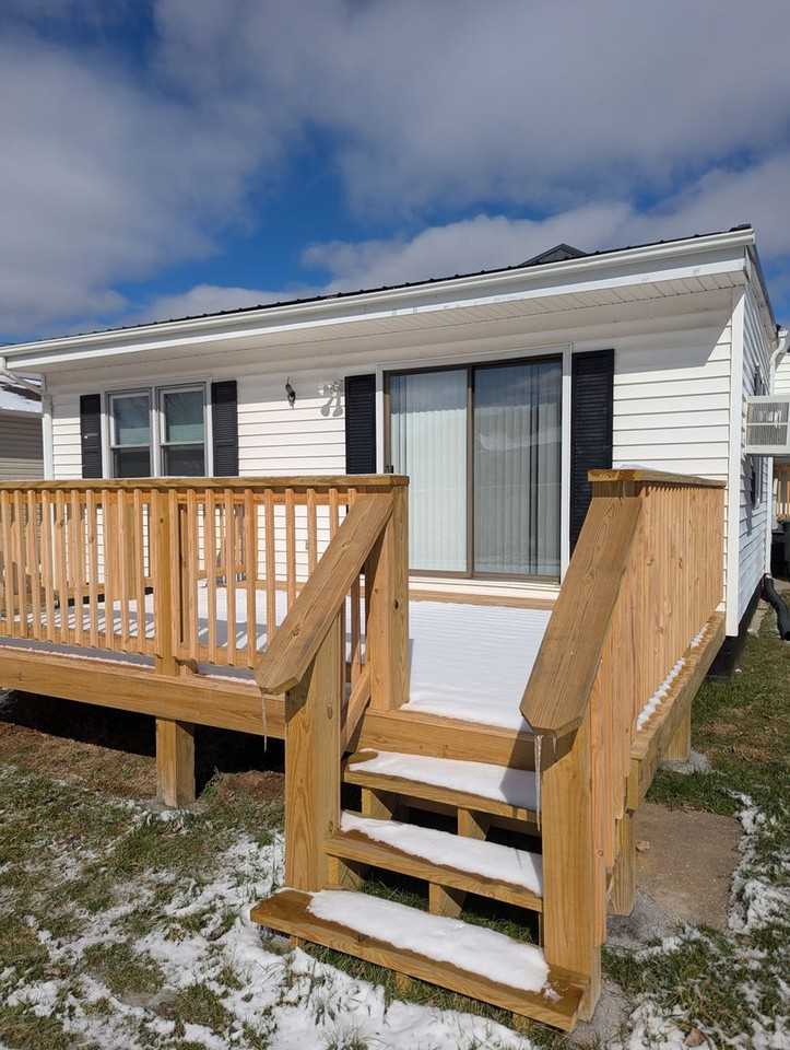 302 W Riverside Dr - Photo 2 of 45