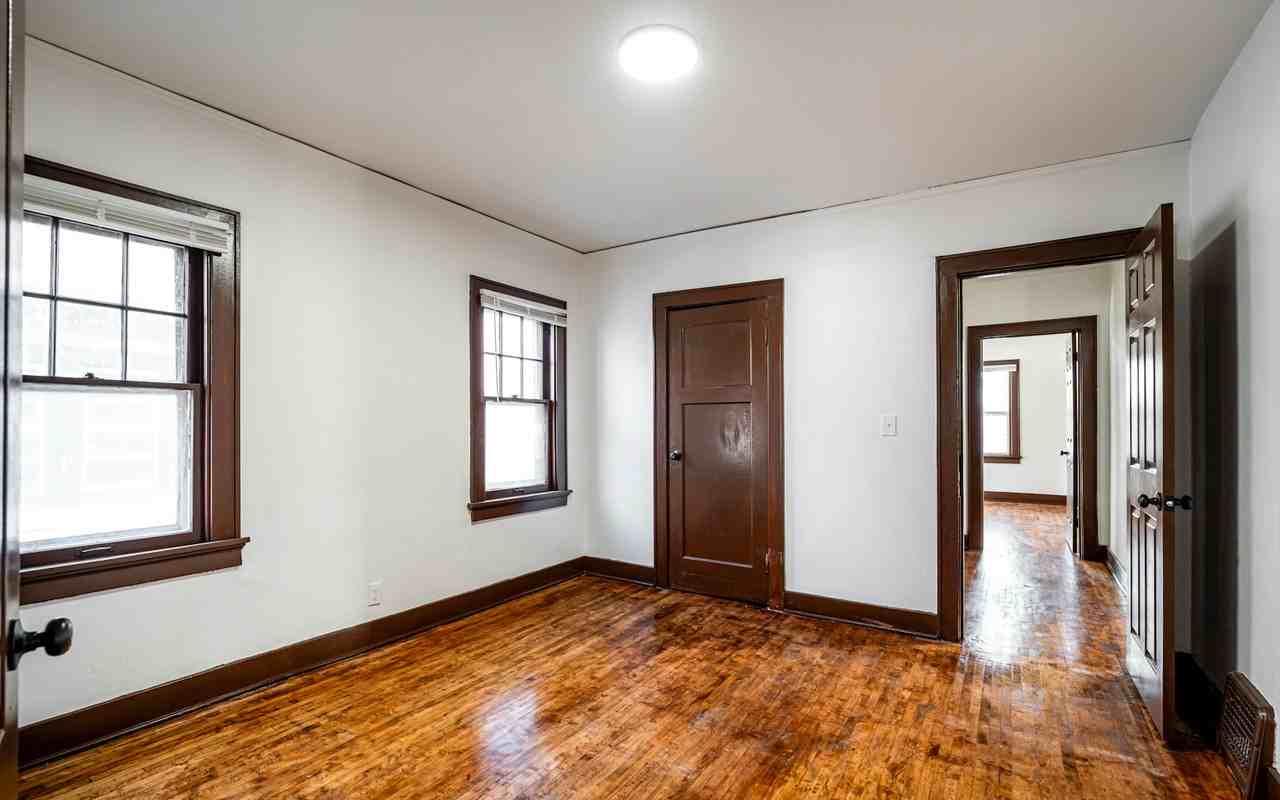 2548 North 38th Street, Unit B - Photo 4 of 21