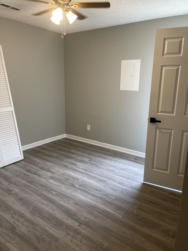 1802 Tucker St #B - Photo 6 of 11