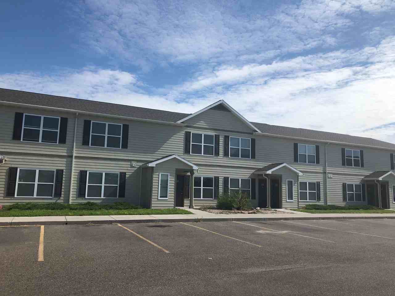 High Plains Apartments - Photo 2 of 4