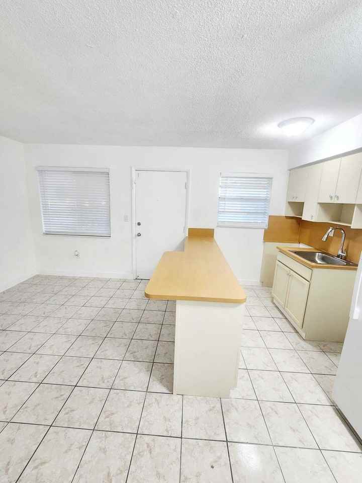 Buena Ventura Investments, LLC - Photo 2 of 15