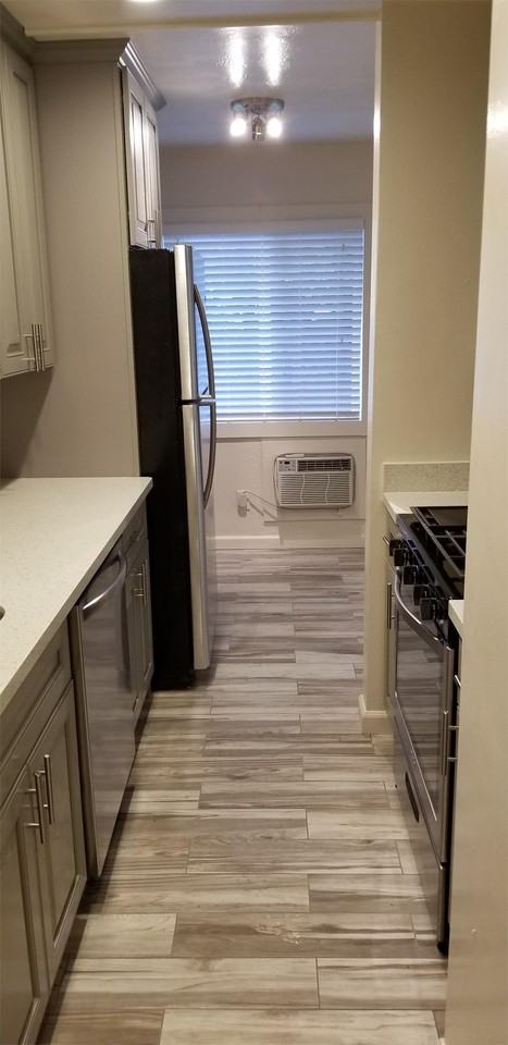 2616 T Street, 95816 - Photo 3 of 11