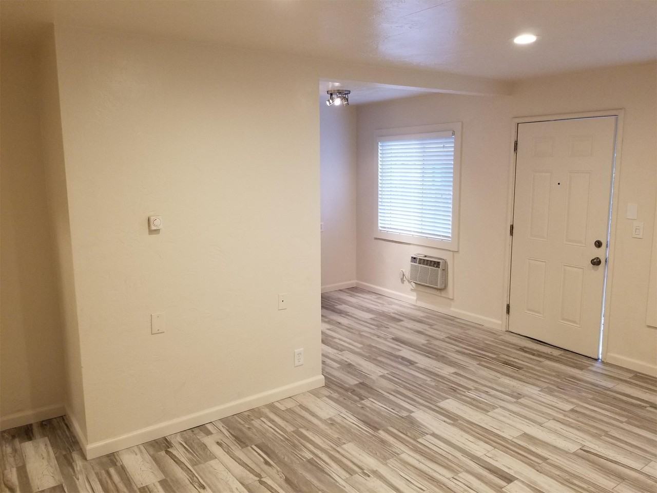 2616 T Street, 95816 - Photo 6 of 11