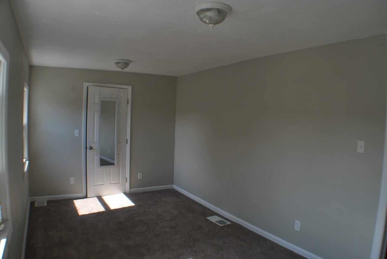 611 Pennsylvania Avenue - Photo 4 of 6