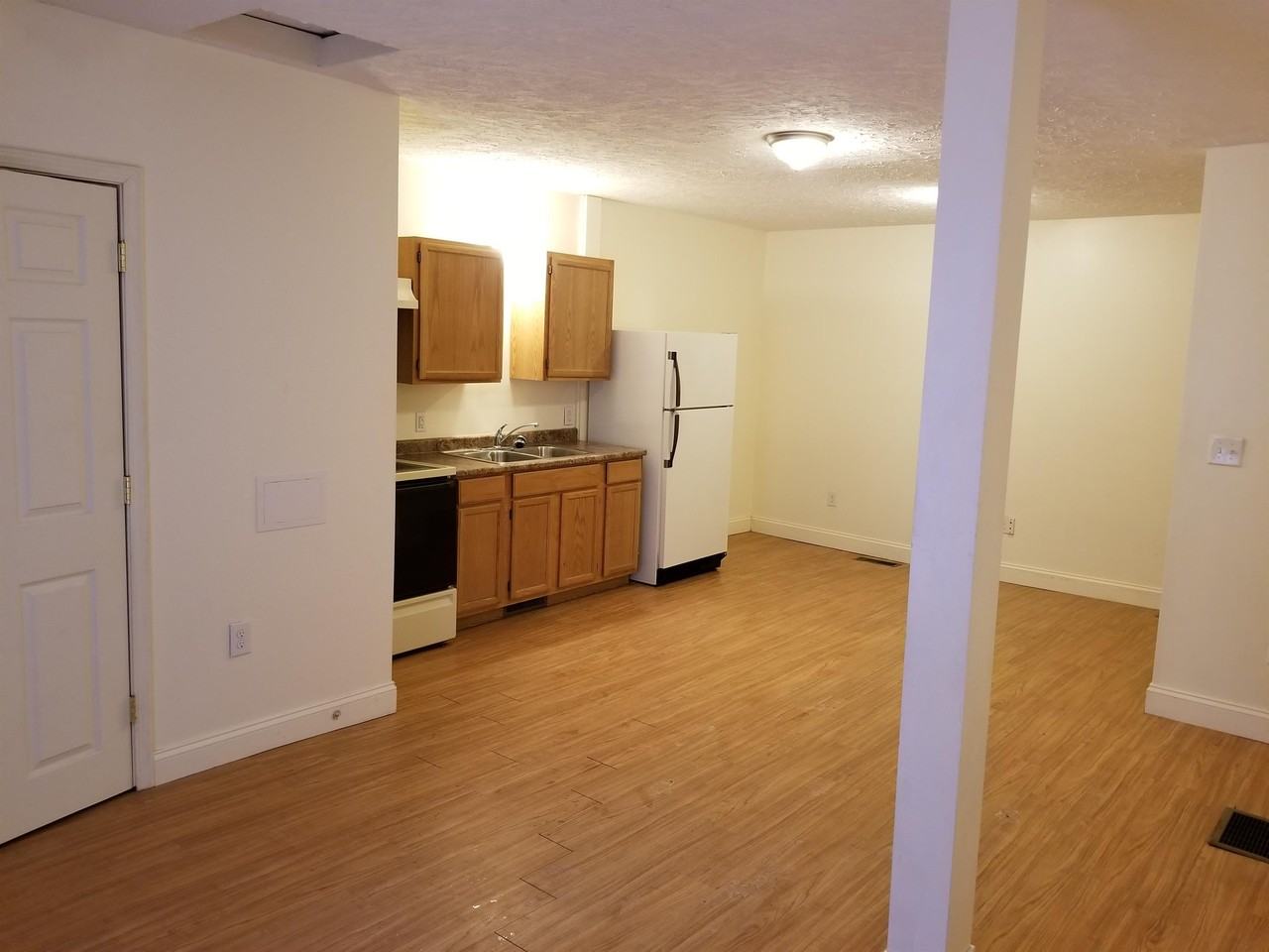 302 East Main Street - Photo 3 of 15