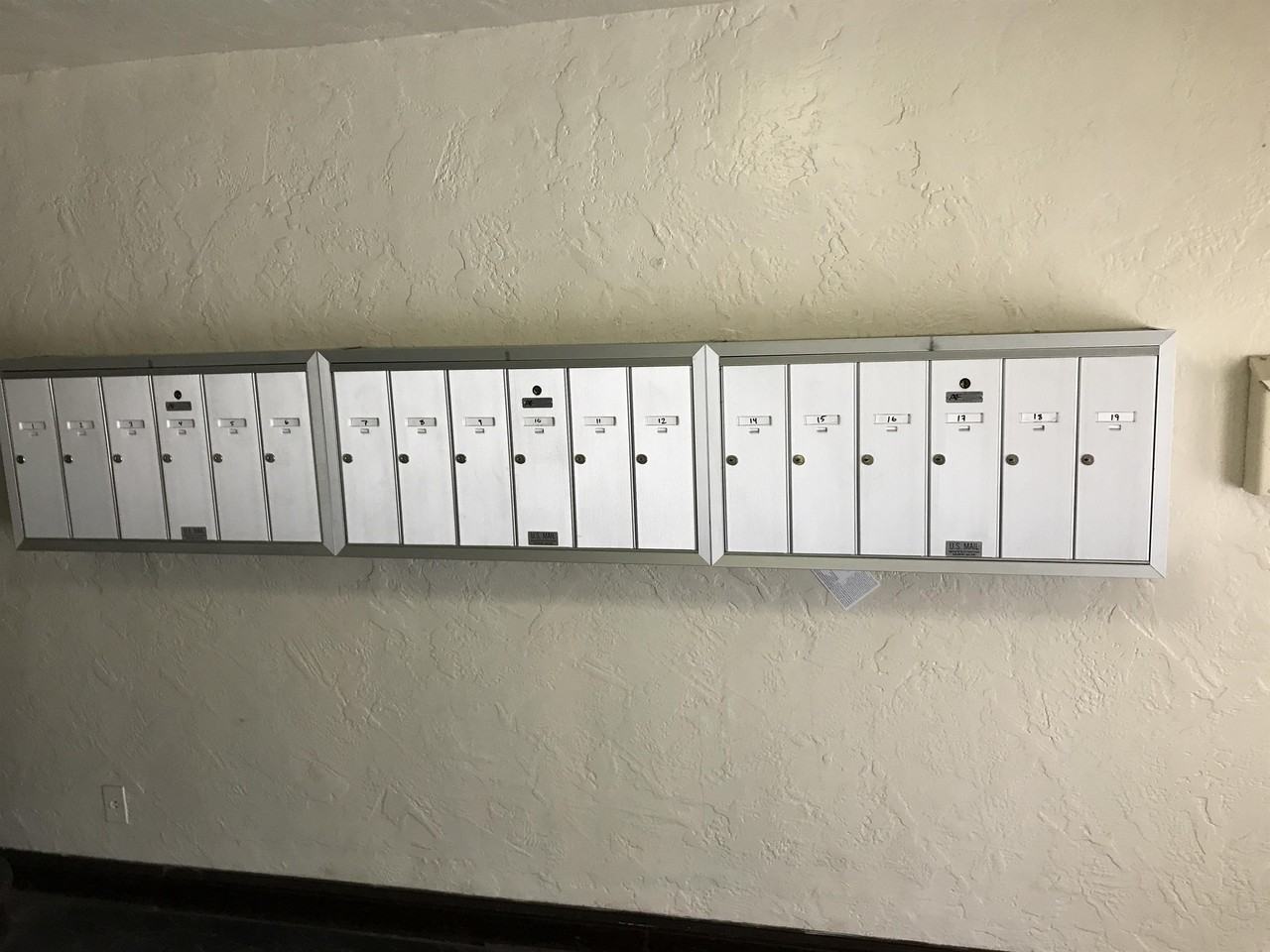 1650 Oxford St. - Photo 4 of 28