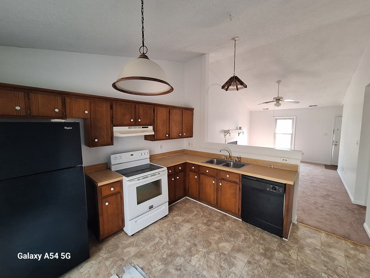 135 Twin Wood Drive - Photo 3 of 8