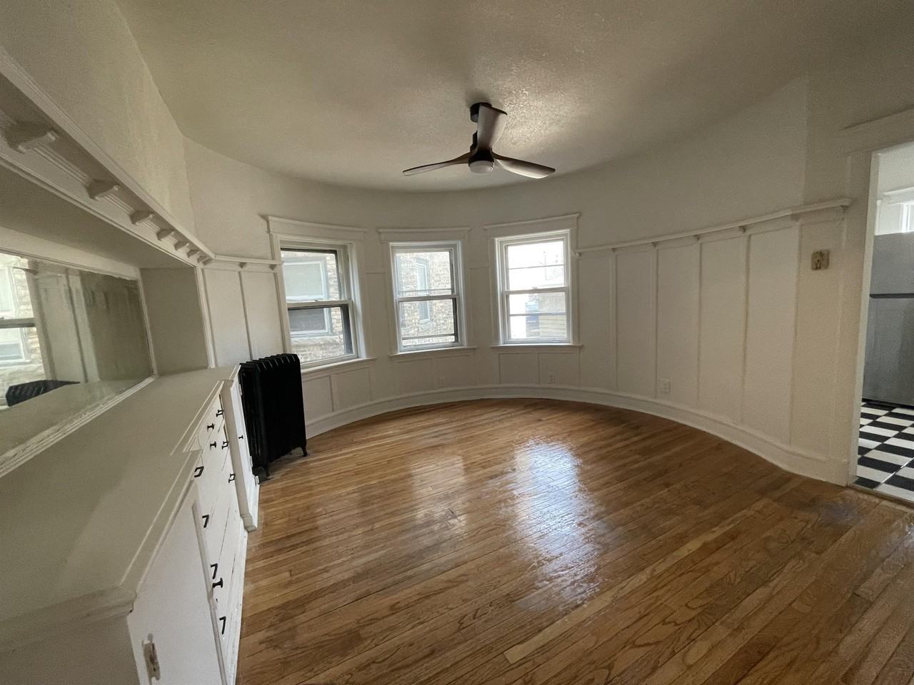 2526 North Prospect Avenue - Photo 2 of 22