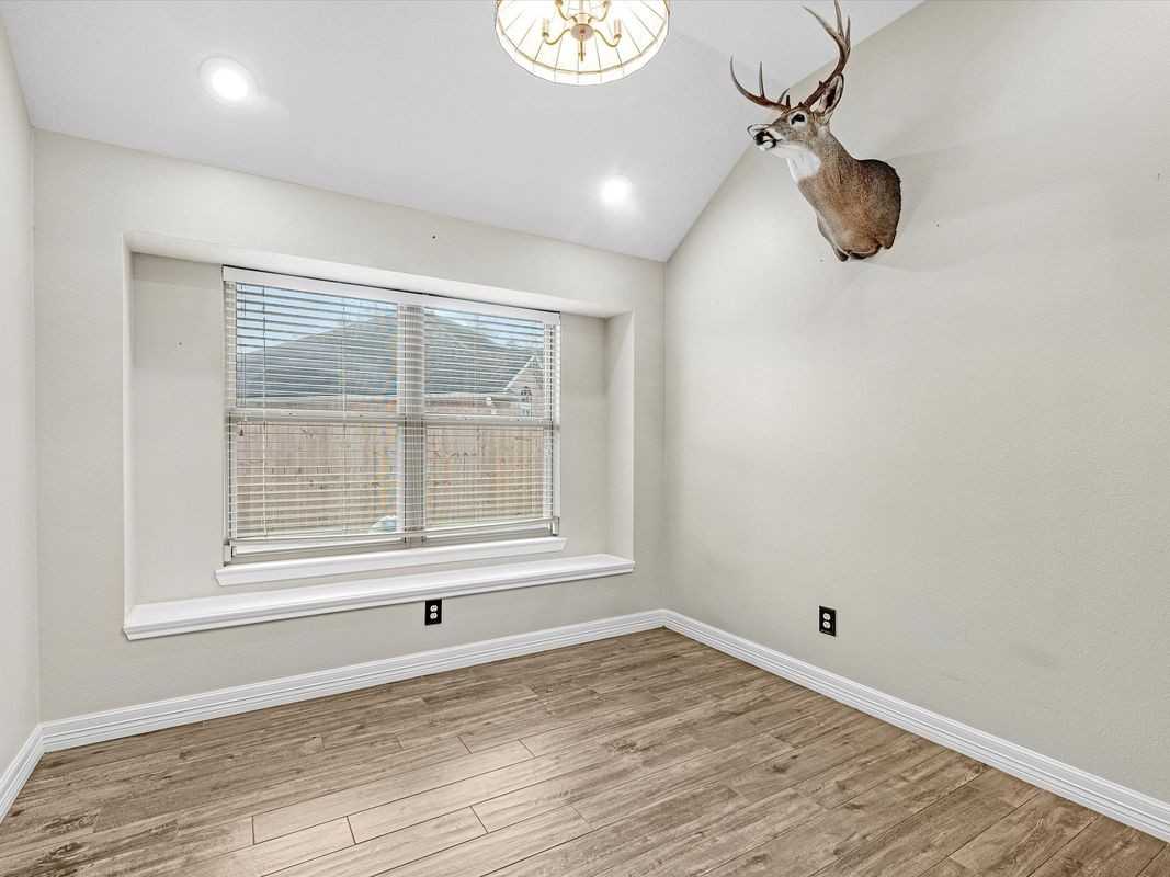 1433 Old Hickory Ln - Photo 3 of 16