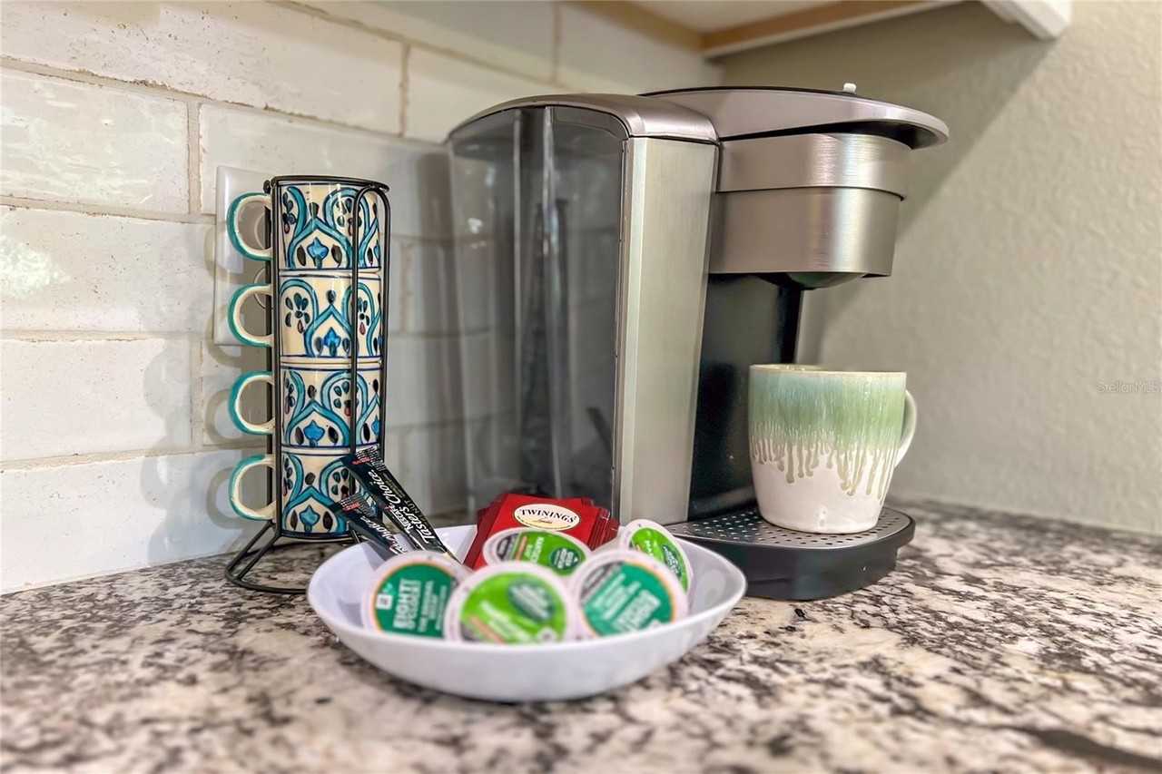 184 Spring Dr - Photo 6 of 50