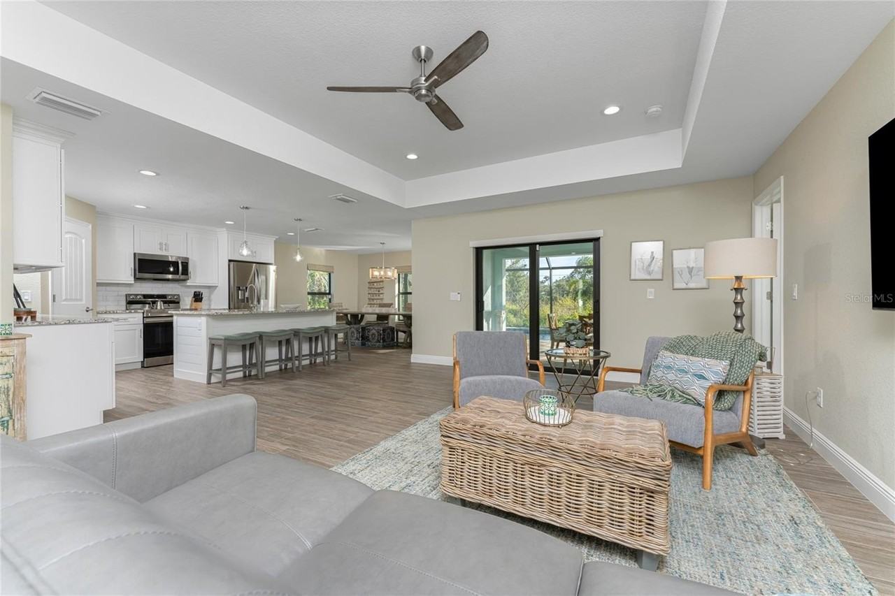 184 Spring Dr - Photo 7 of 50