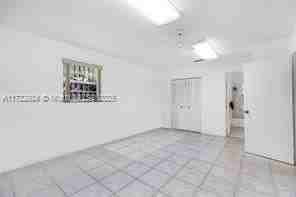 16420 Ne 5th Ave - Photo 2 of 8