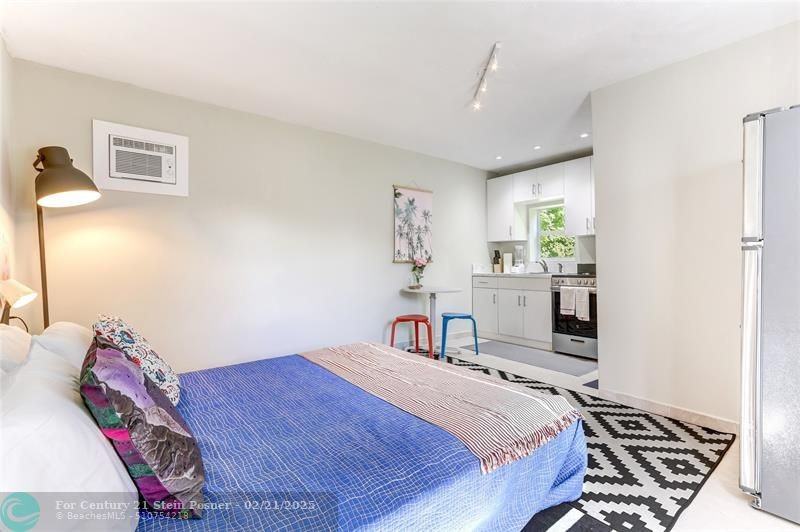 427 S 24th Ave ##2 - Photo 5 of 6