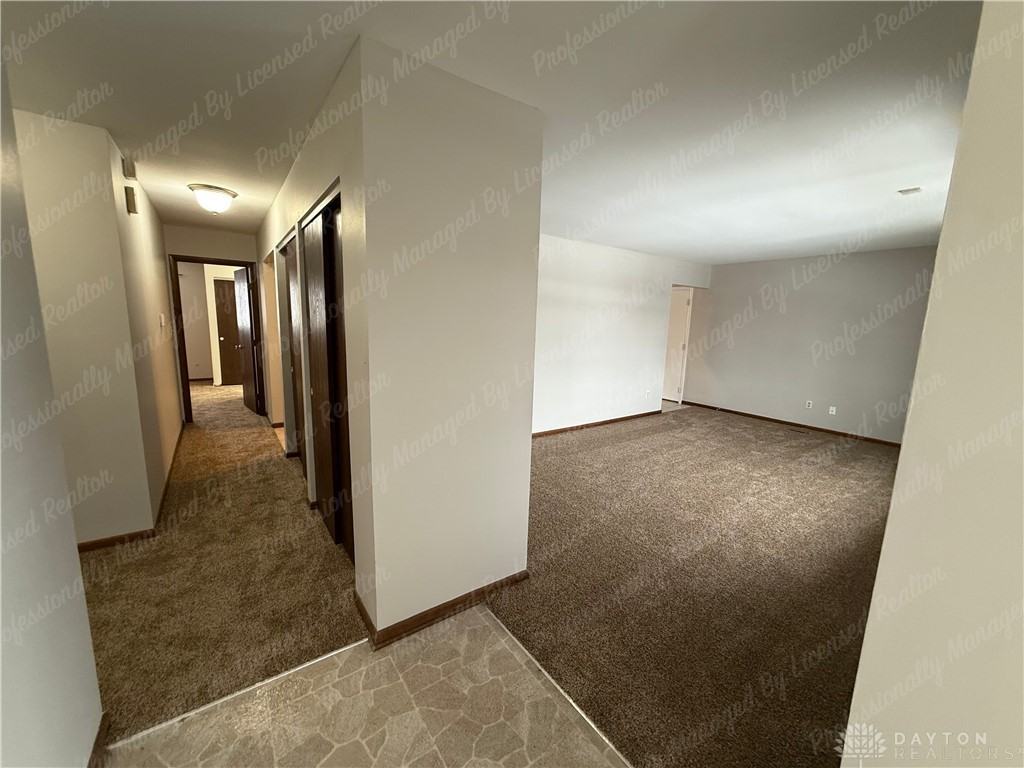 80 Nutmeg Sq - Photo 4 of 39