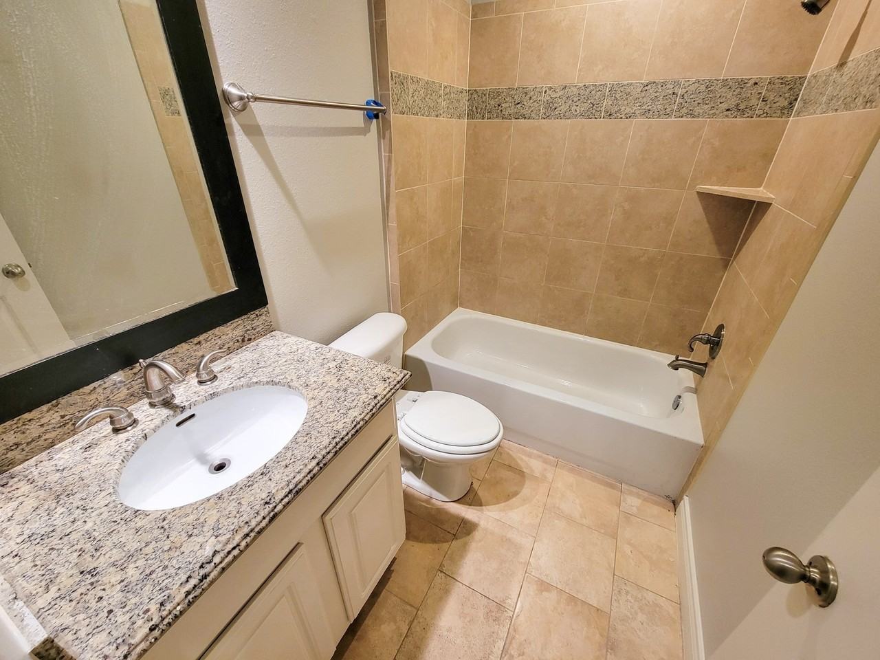 1737 Edwards St - Photo 5 of 23