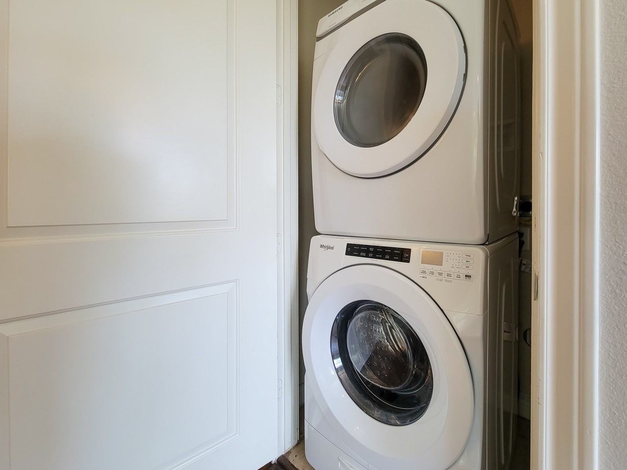 1737 Edwards St - Photo 6 of 23