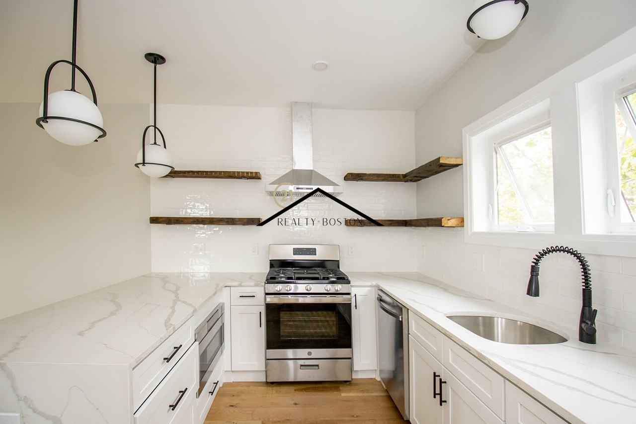 348 Chelsea St #3 - Photo 2 of 12
