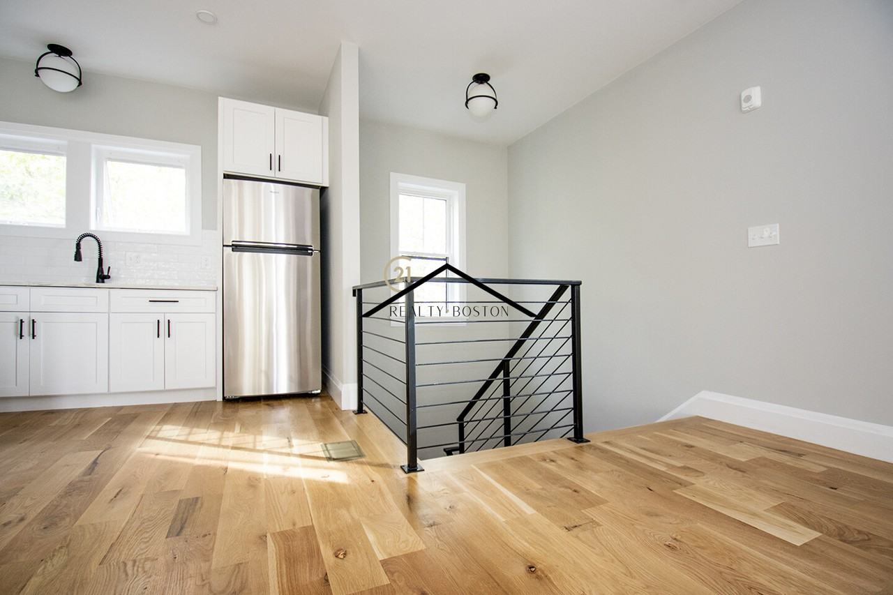 348 Chelsea St #3 - Photo 4 of 12