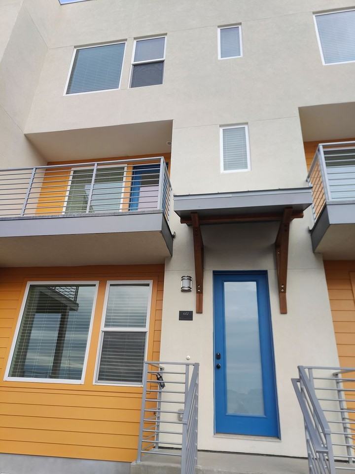 612 N Innovator Dr - Photo 3 of 39