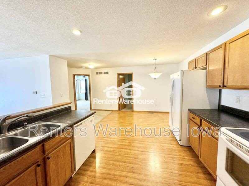 2011 E 1st Ave - Photo 5 of 18