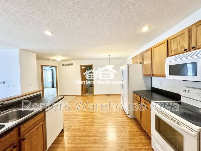 2011 E 1st Ave - Photo 6 of 18