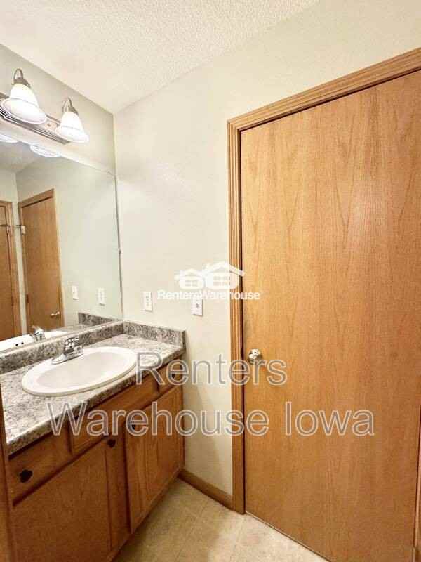 2011 E 1st Ave - Photo 4 of 18