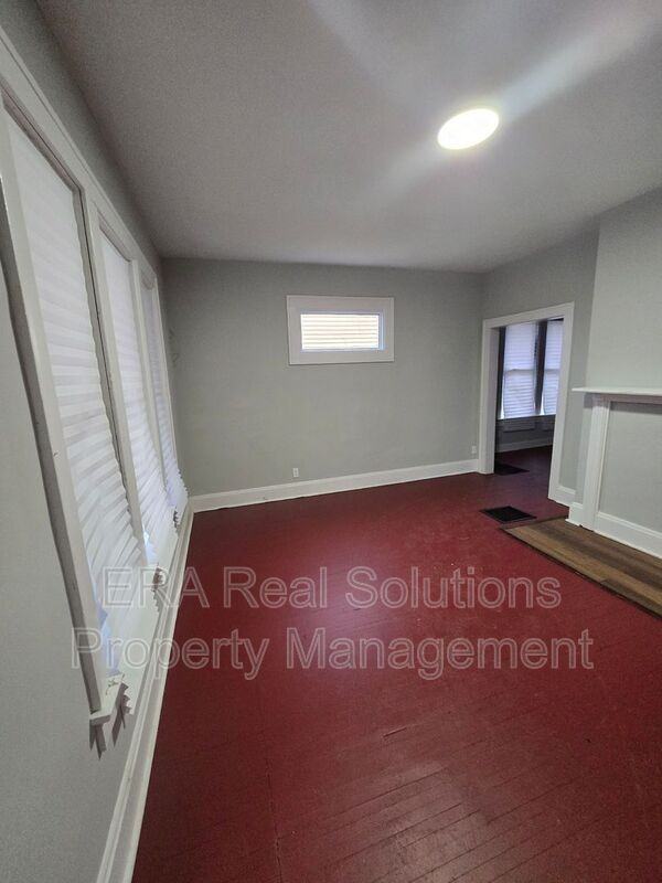 233 Columbian Ave - Photo 3 of 23