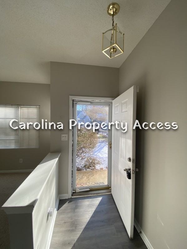 1212 Red Ash Cir - Photo 2 of 8