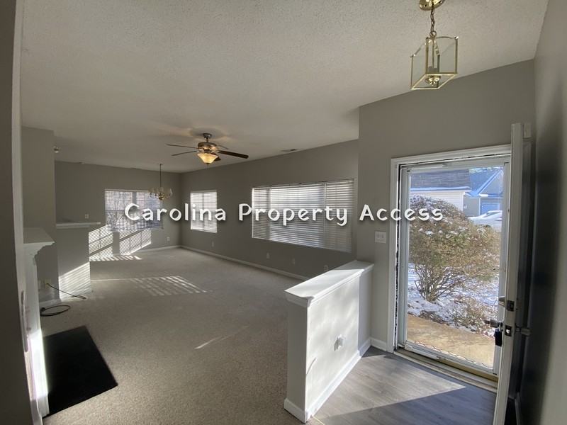 1212 Red Ash Cir - Photo 4 of 8