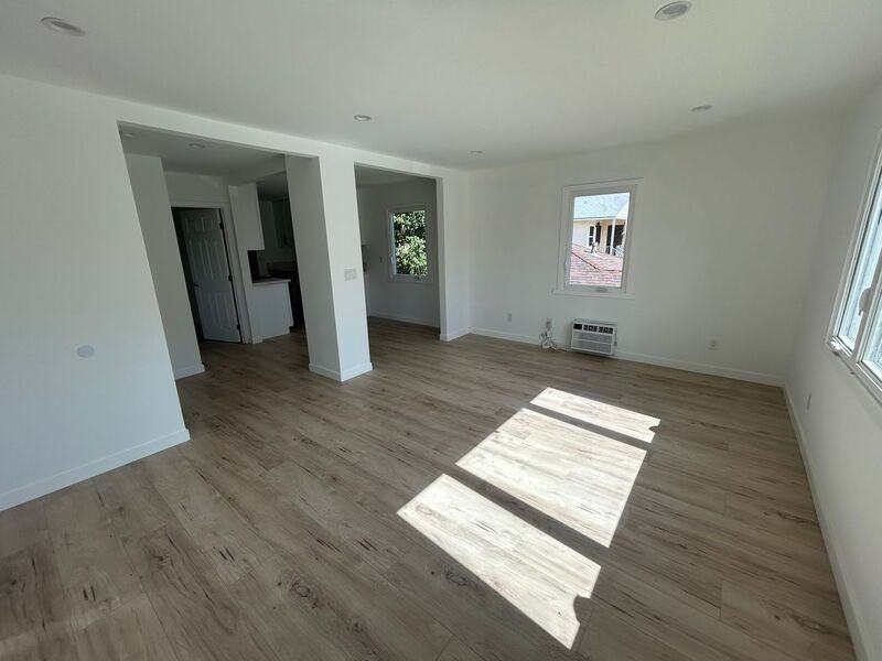 1467 E Broadway #1467-5 - Photo 3 of 10