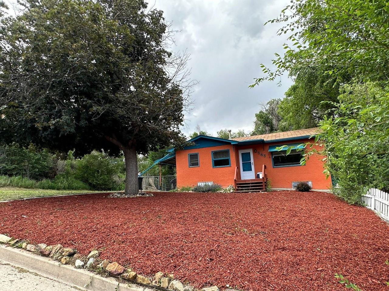 546 W Saint Vrain St - Photo 2 of 17