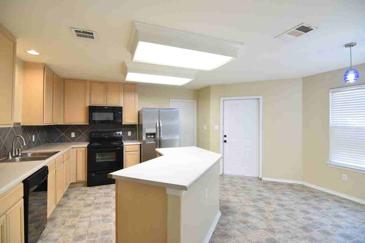 8725 Sage Meadow Dr - Photo 4 of 21