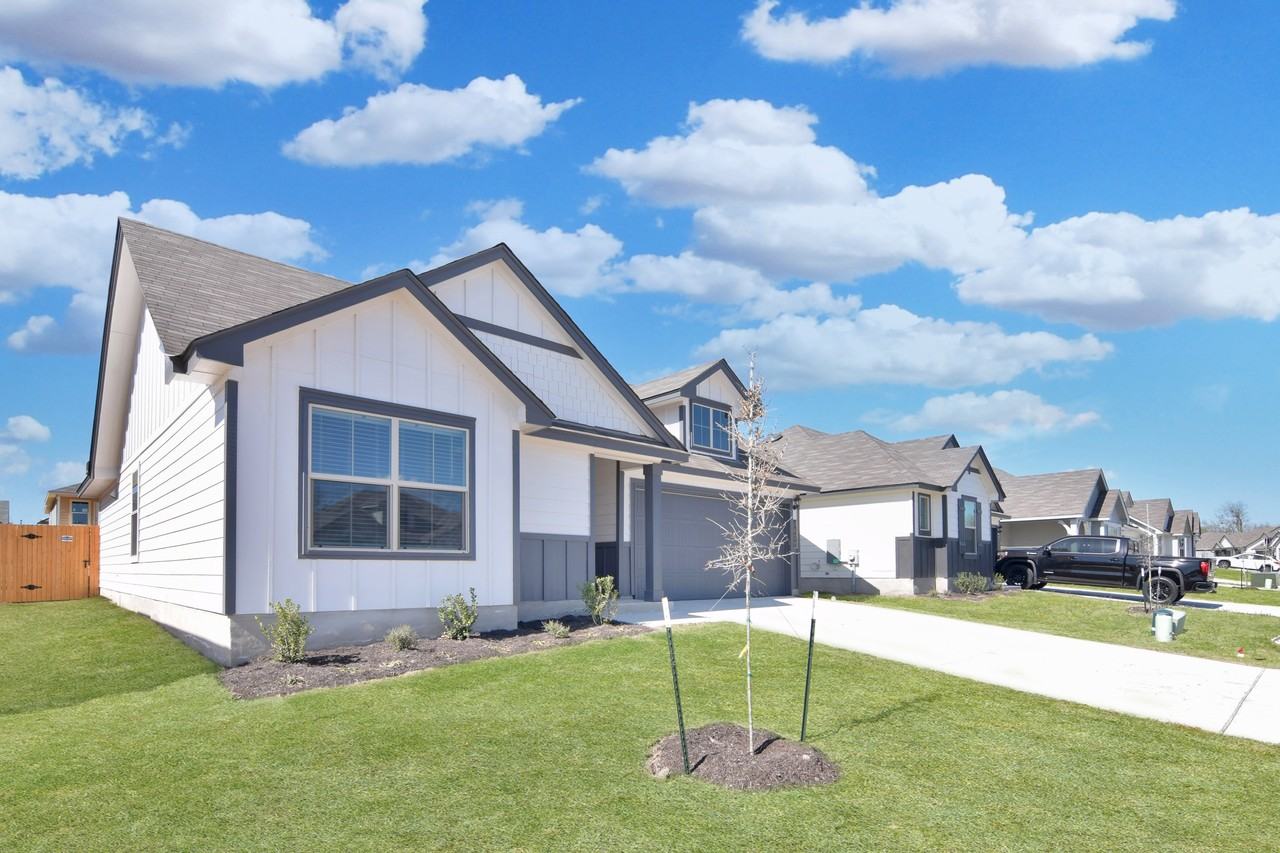 1428 Merritt St - Photo 3 of 15