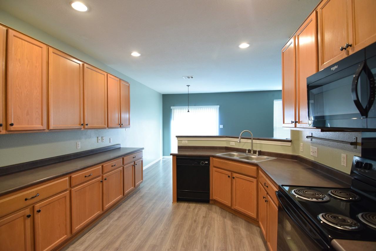 1047 Tumbleweed Trl - Photo 4 of 20