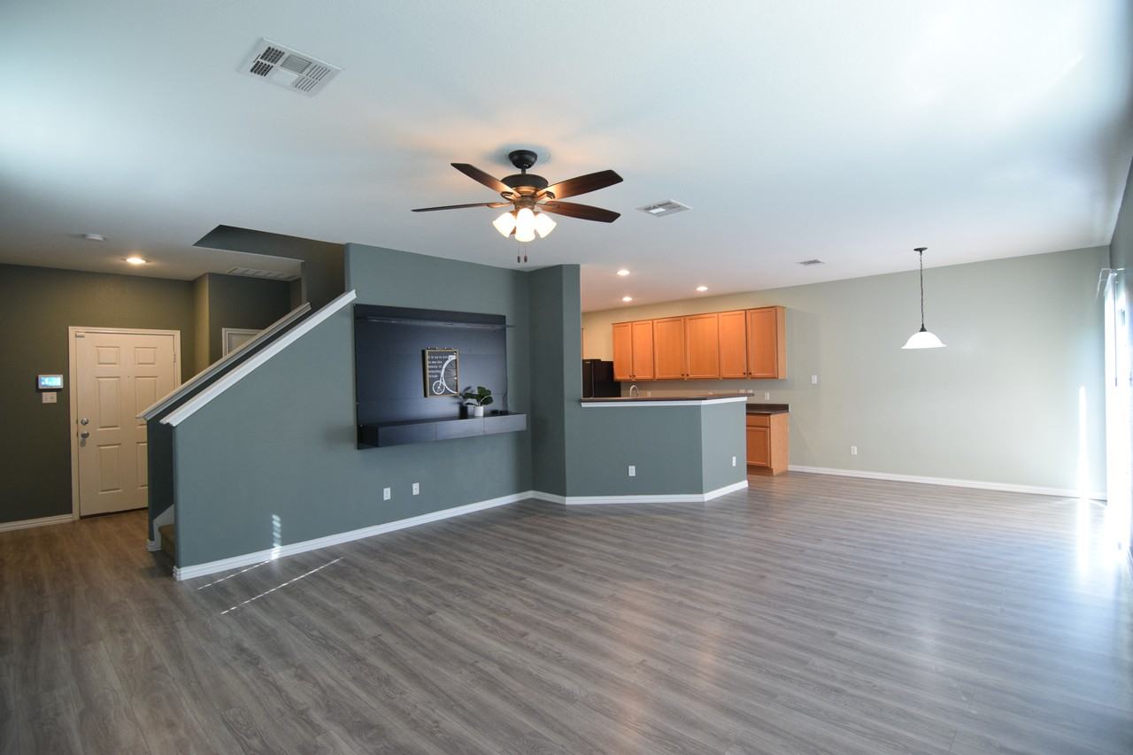 1047 Tumbleweed Trl - Photo 7 of 20