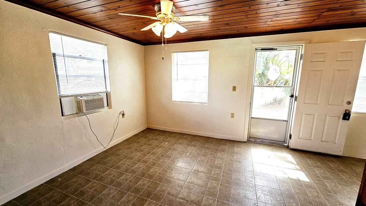 19 N Mango St #B - Photo 3 of 20