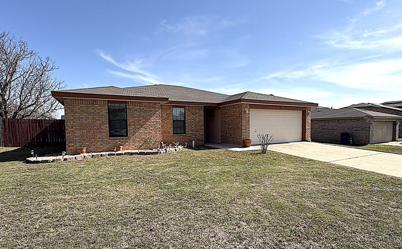 1117 Katelyn Cir - Photo 2 of 23