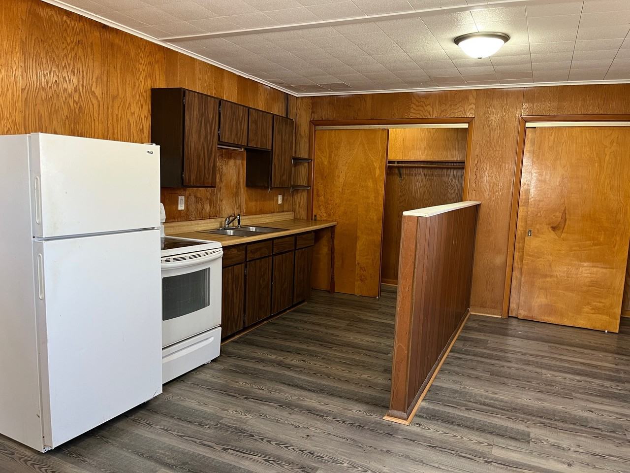 206 N State St - Photo 2 of 3