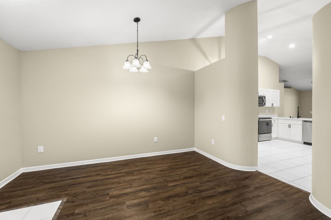 9516 Hamlet Ln - Photo 7 of 29