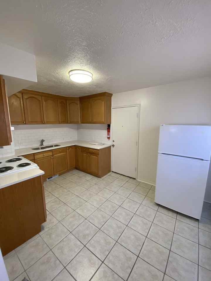 4818 Crest Ave Se - Photo 7 of 36