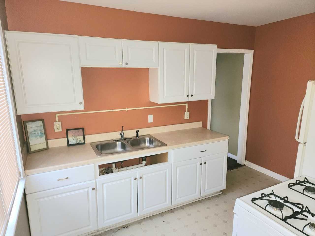 15361 Sorrento St - Photo 4 of 8