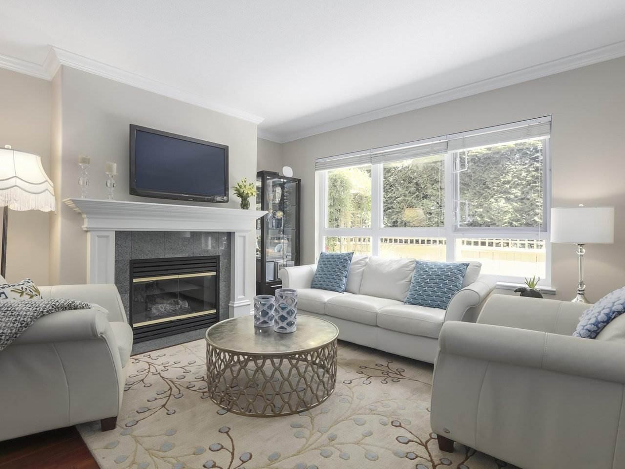 201 55 St - Photo 2 of 19