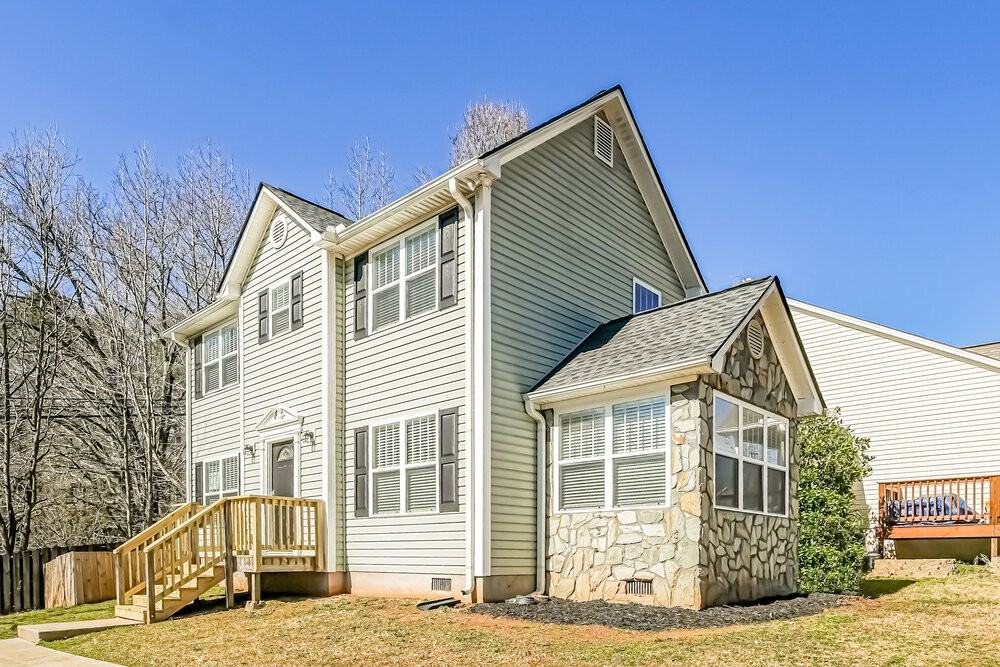 101 Mashburn Pl - Photo 4 of 17