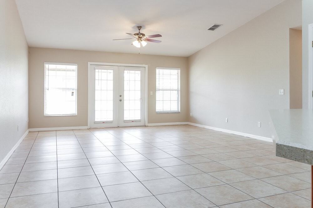 6097 Mission Dr - Photo 2 of 15