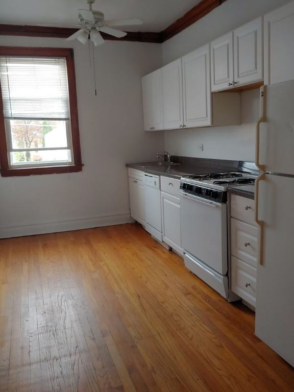 482430 W Addison St #4828-2E - Photo 2 of 13