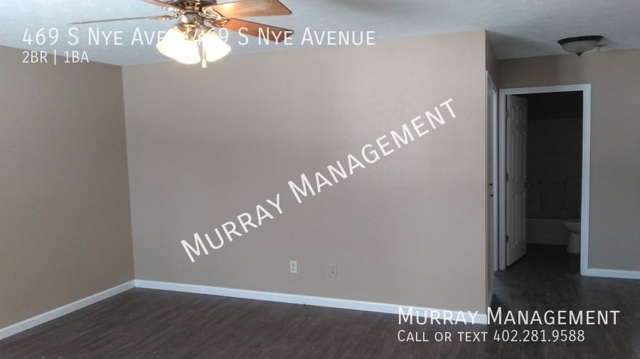 469 S Nye Ave - Photo 2 of 11