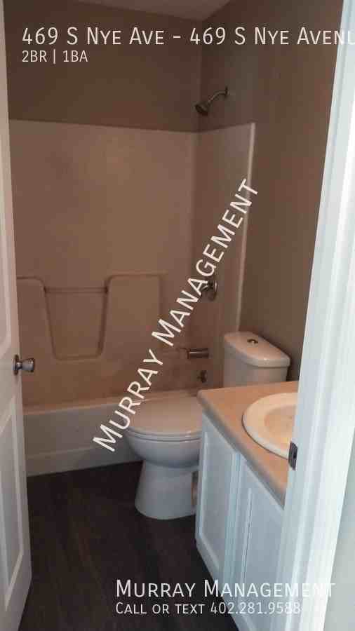 469 S Nye Ave - Photo 7 of 11